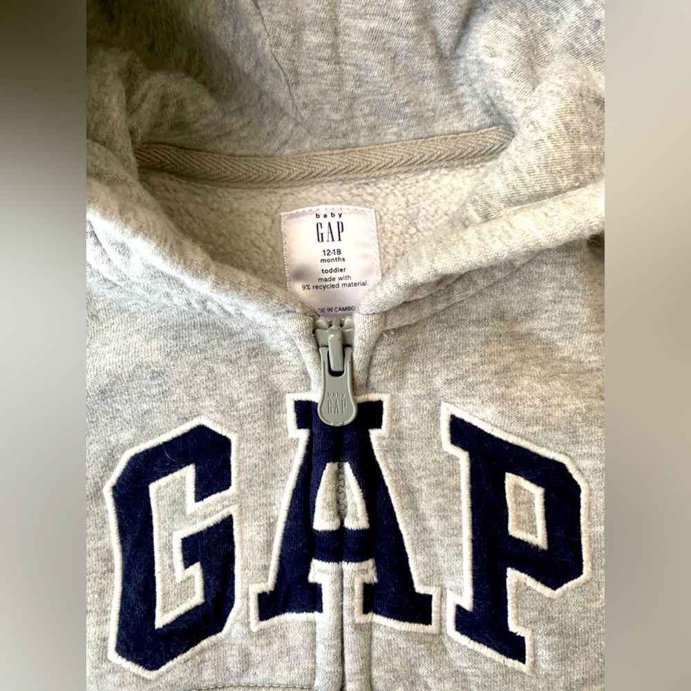 Gap hooded sweatshirt size 18-24 months